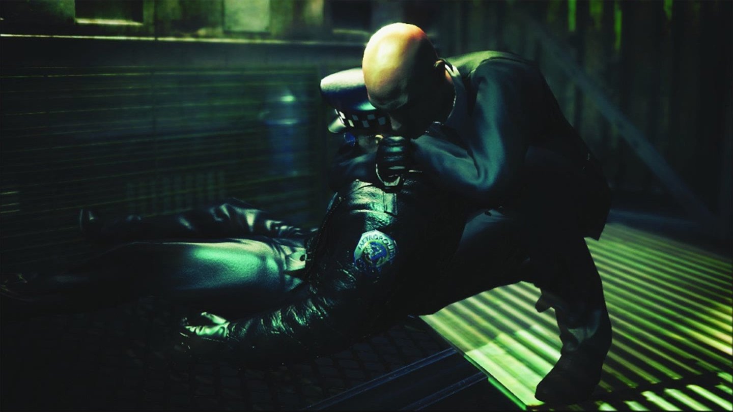 Hitman: AbsolutionUm nicht entdeckt zu werden, muss Agent 47 Leichen beseite schaffen und sich im Dunkeln halten.