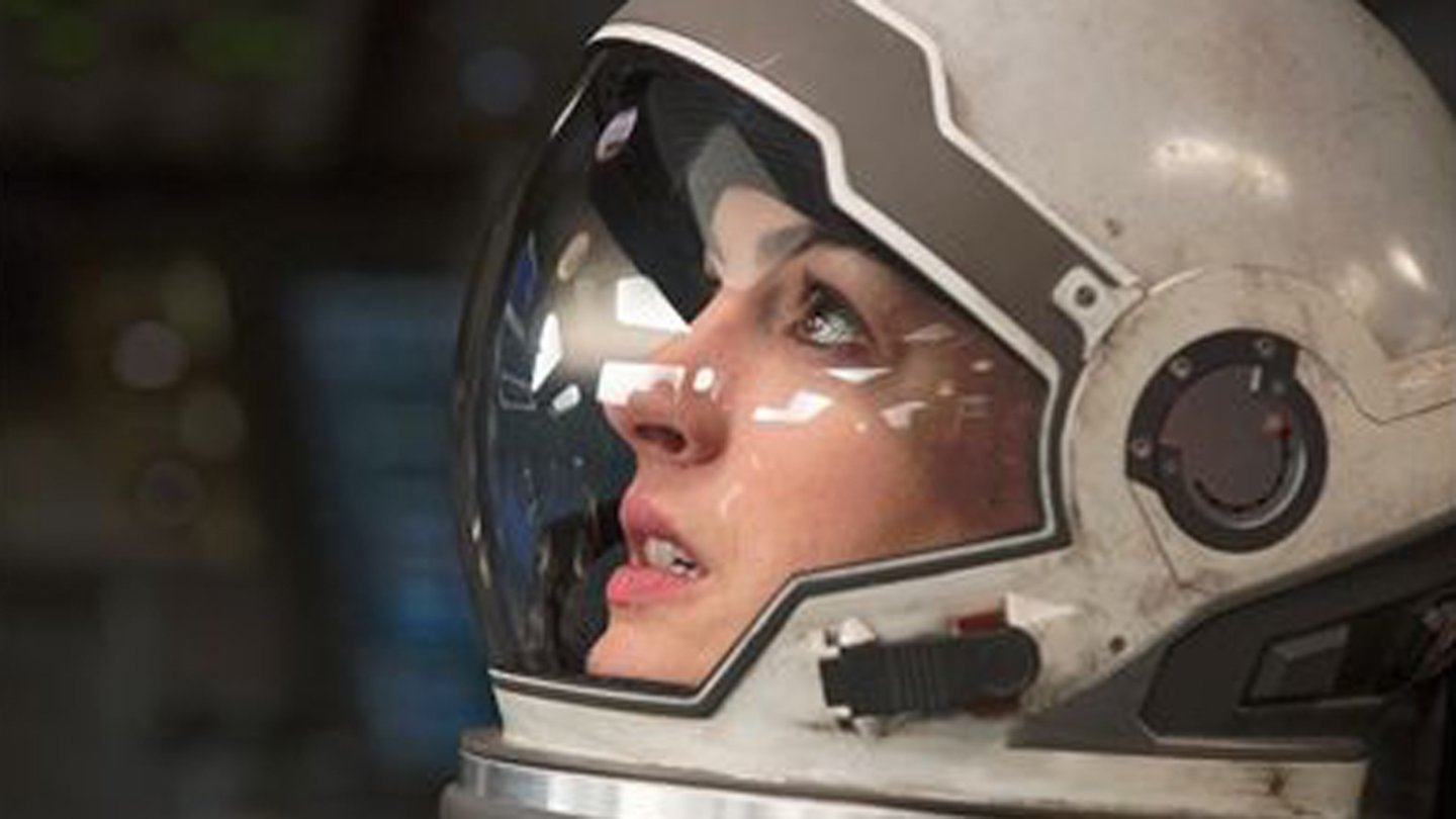 InterstellarAnne Hathaway übernimmt in der Rolle von Amelia Brand eine der wichtigsten Nebenrollen im Film.