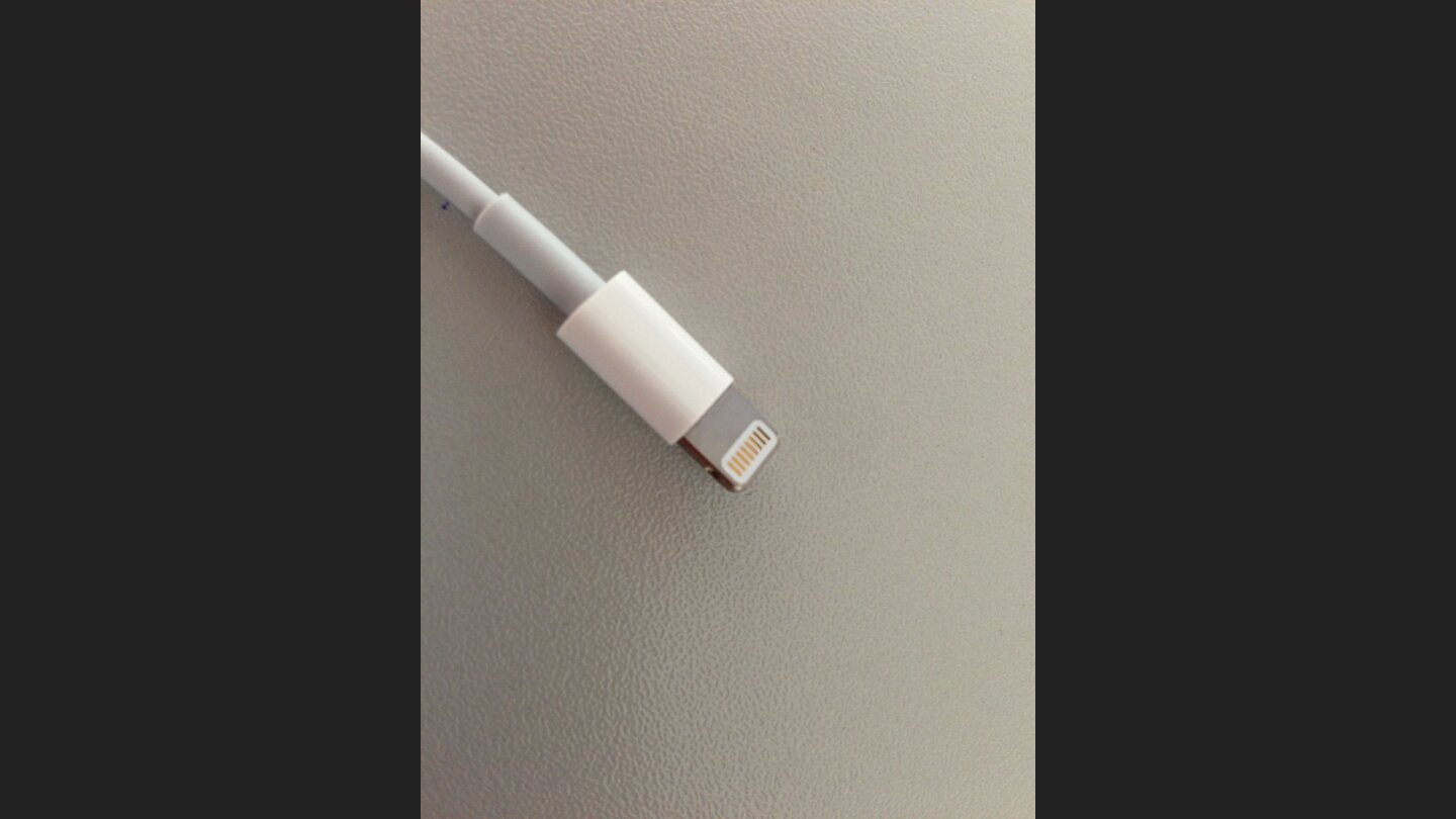 iPod TouchDer neue Lightning-Connector ist schick, wird die Besitzer »alter« Zubehörteile aber ärgern.