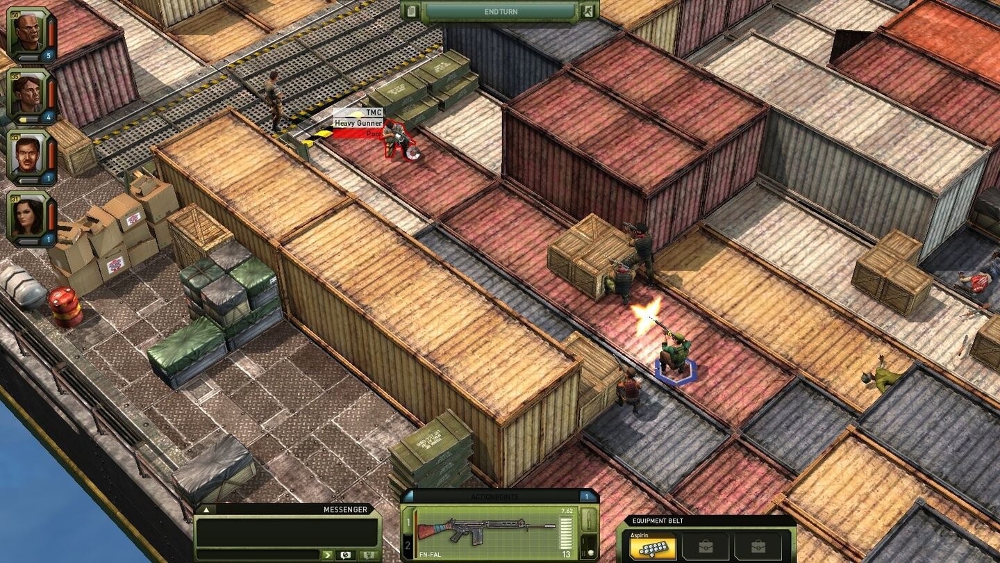 Jagged Alliance OnlineDie Mietsoldaten säubern einen gekaperten Frachter. Blöd: Obwohl ein gegner bereits kämpft, bleibt sein Kamerad oben ungerührt stehen.