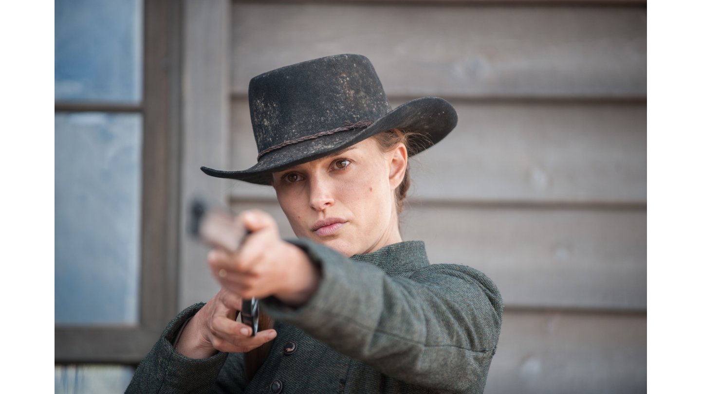 Jane Got A GunDie Waffe im Anschlag ist Jane Hammond (Natalie Portman) bereit mit den barbarischen »Bishop Boys« abzurechnen.