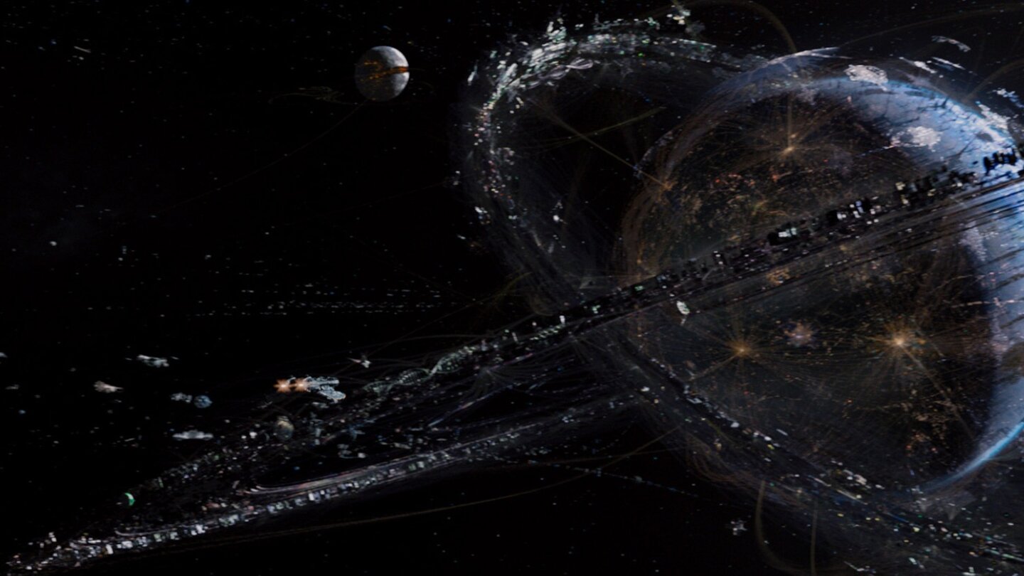 Jupiter AscendingDieser Planet ist völlig überbevölkert. Die Ringe mussten als Ausweichwohnorte herhalten.