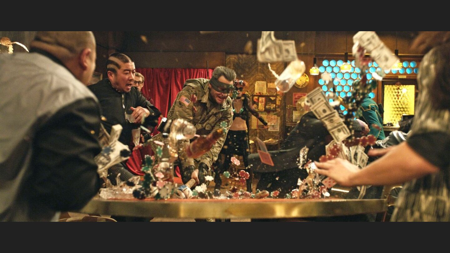 Kick-Ass 2Als fanatischer Christ hat Colonel Stars and Stripes (Jim Carrey) vor allem das organisierte Glückspiel auf Kieker.