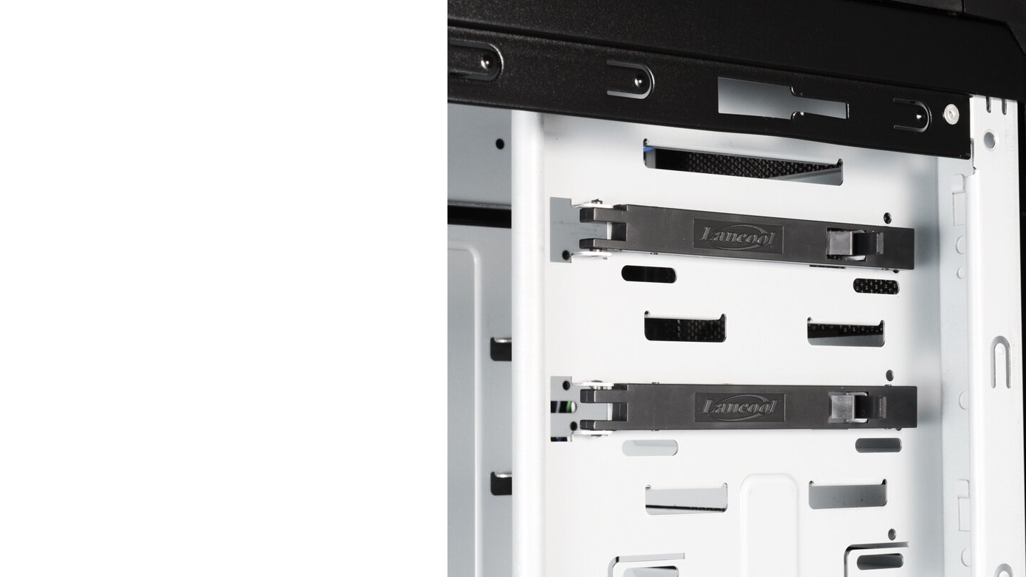 Lancool PC-K58Die optischen Laufwerke werden schraubenlos befestigt.