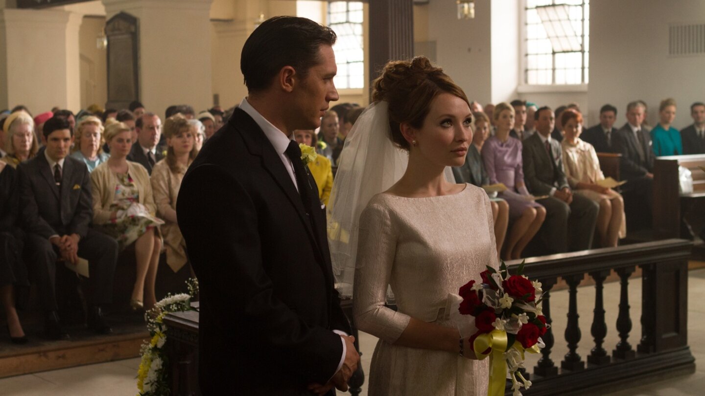 LegendHier ist die Welt zwischen Frances (Emily Browning) und Reggie (Tom Hardy) noch in Ordnung…