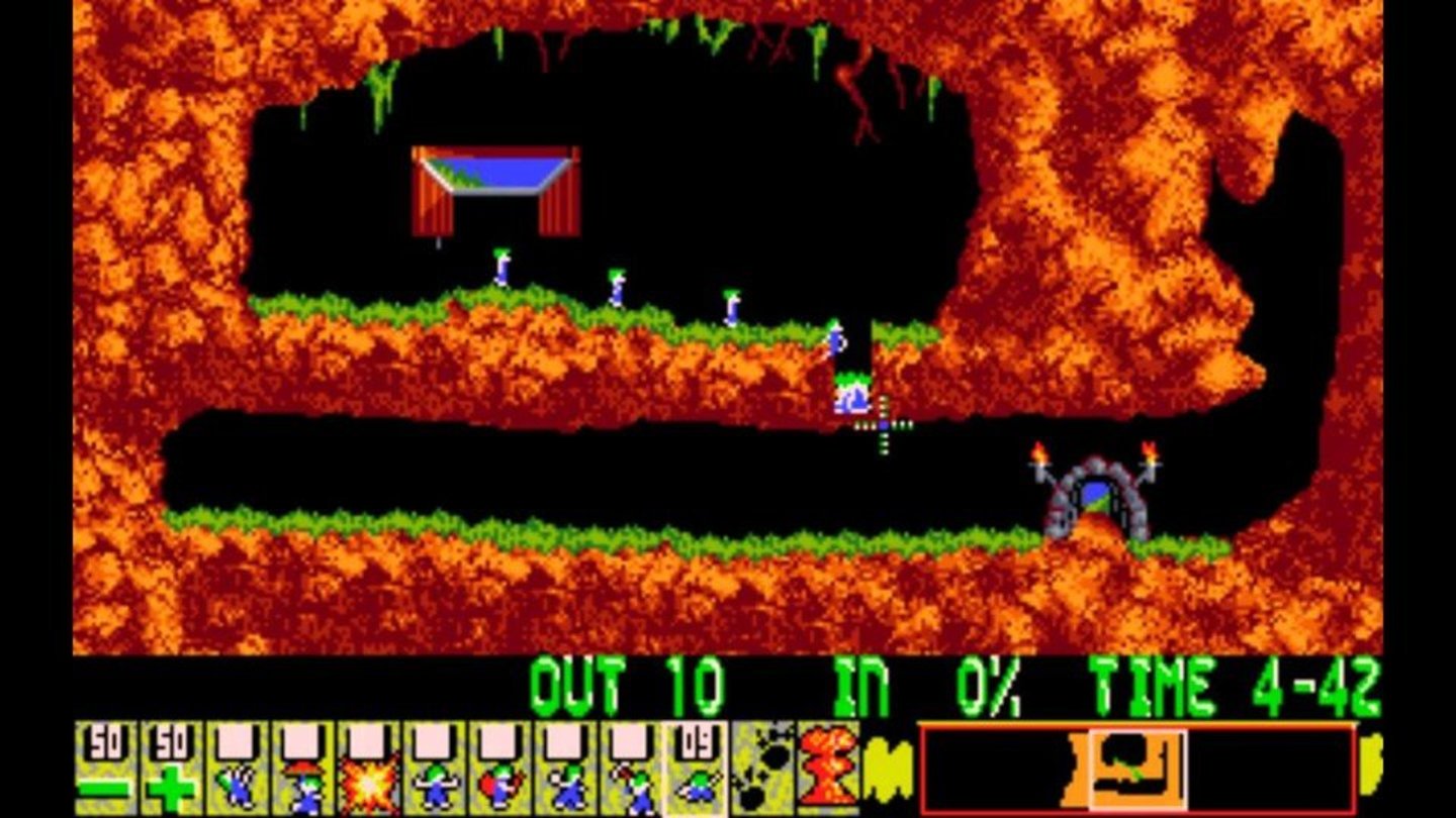 54. Lemmings (1991)
Lemmings ist dieses seltsame Ding von einem Spiel, in dem sich Lemminge, die nicht wie Lemminge aussehen (grüne Haare, blaue Latzhosen) von einem Eingang zu einem Ausgang retten müssen. Indem sie mit Spitzhacke und Dynamit Löcher in Boden und Wände kloppen und sprengen. In 99 Levels. Den Entwickler DMA Design kennt man heute übrigens besser unter dem Namen Rockstar North!