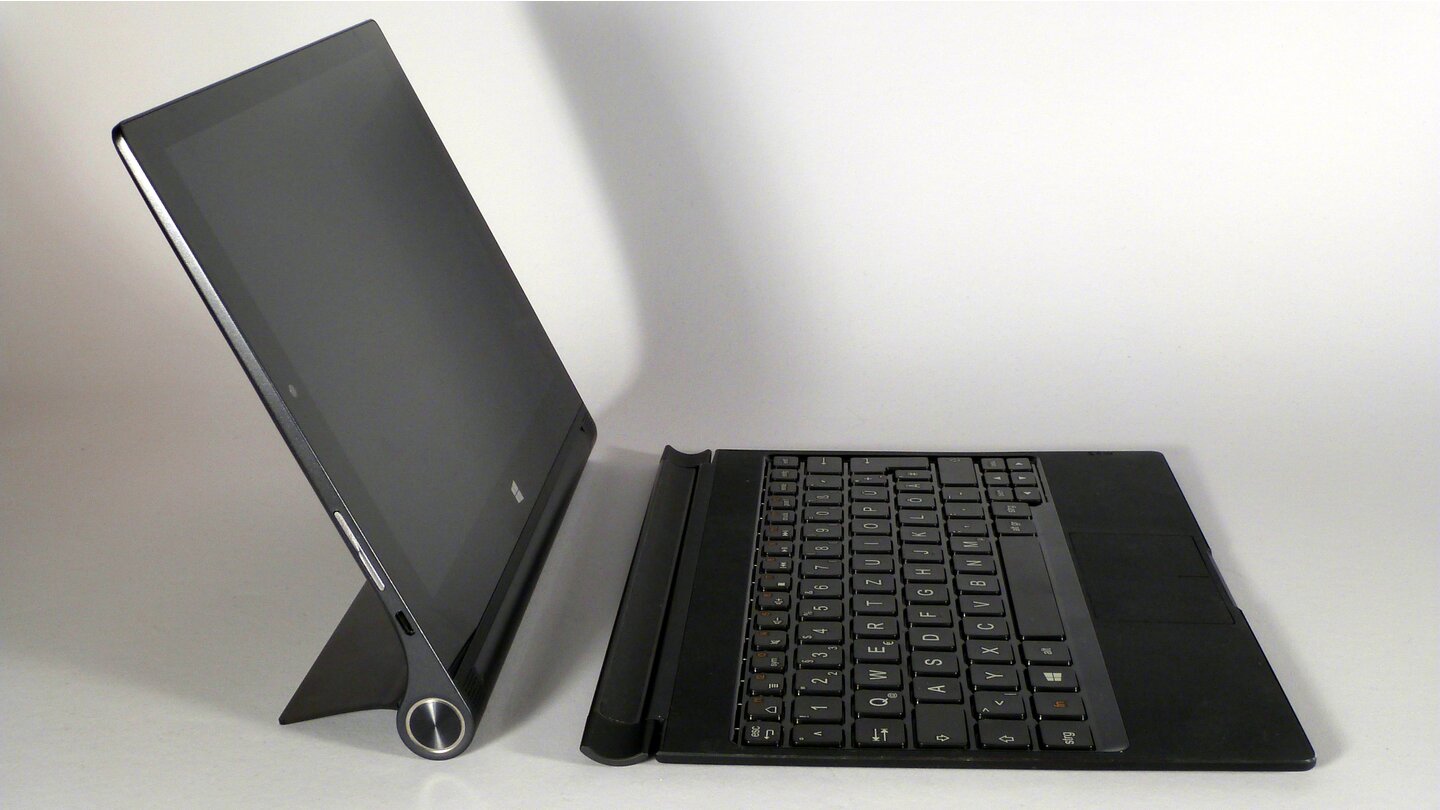 Lenovo Yoga 2 - Tablet und Cover nebeneinander