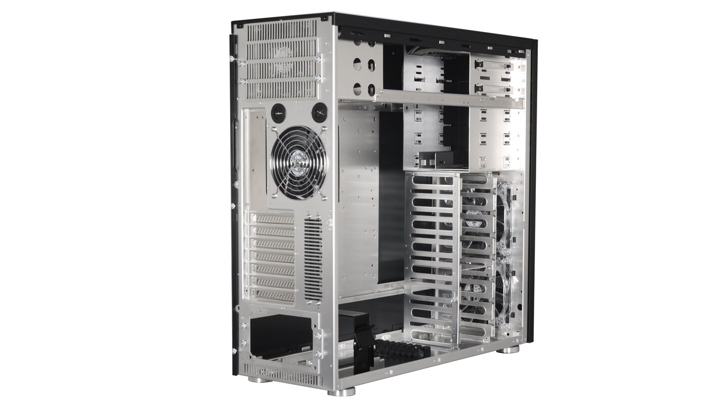 Lian Li PC-A70FBIm Inneren zeigt sich der hochwertige Aluminium-Aufbau, der typisch für Lian Li ist.