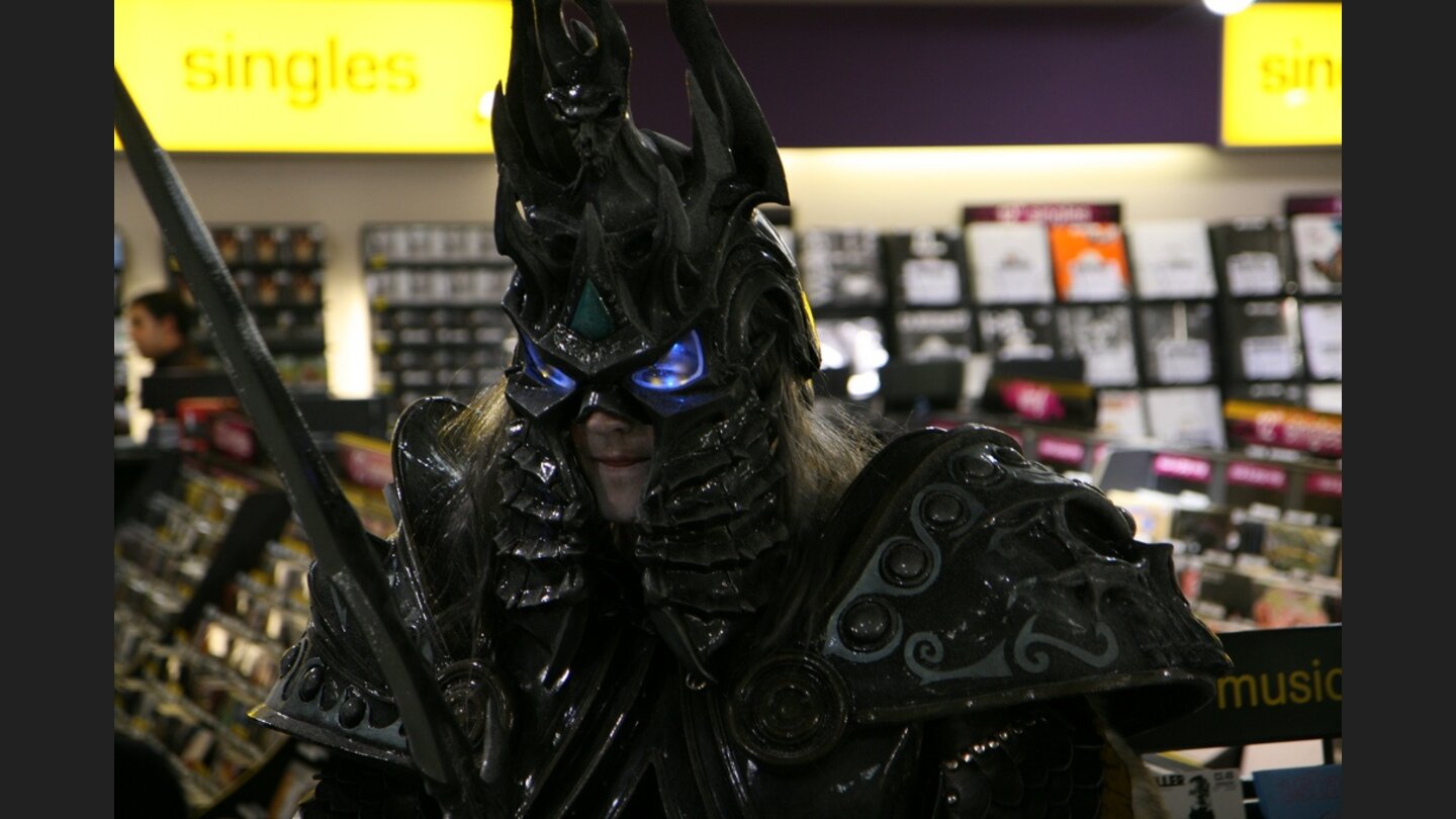 Verkaufsstart Wrath of the Lich King - London (von Bento Dan)