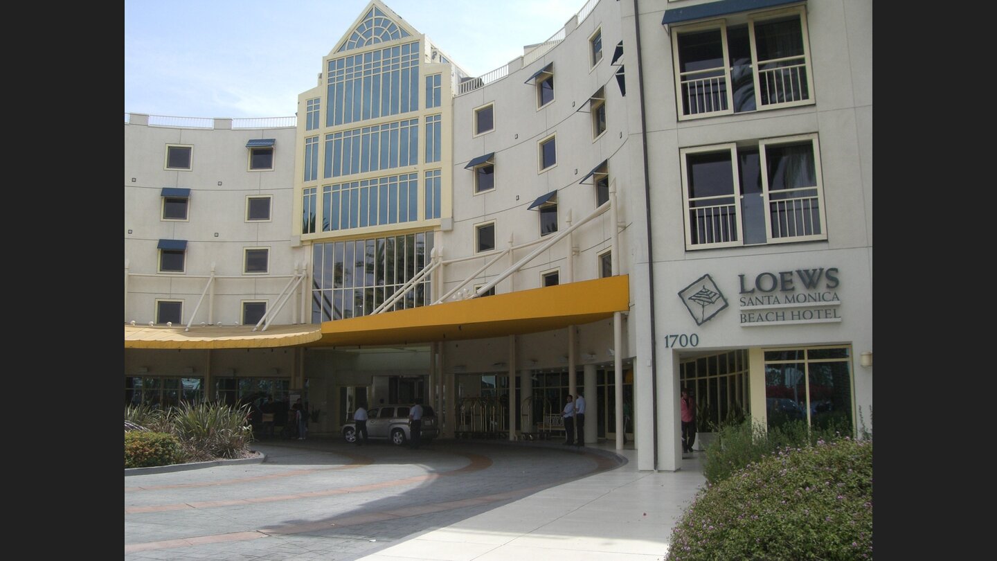 Loews 01