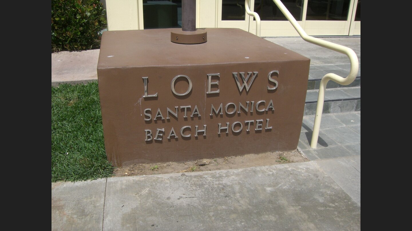 Loews 04