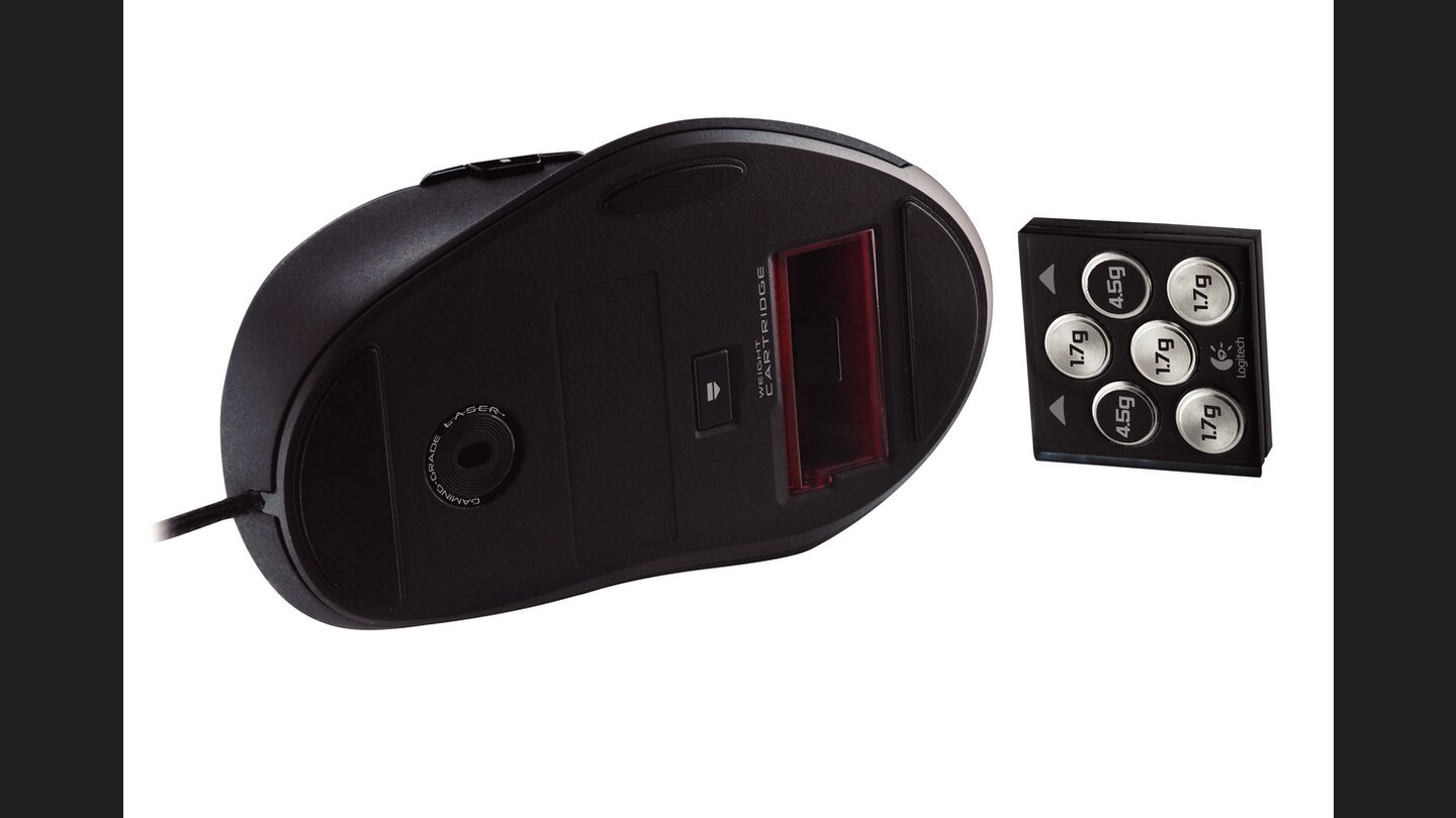 Sechs der zwölf Gewichte setzten Sie in eine Halterung und schieben die zusätzliche Beladung an der Unterseite in das Gehäuse der G500.