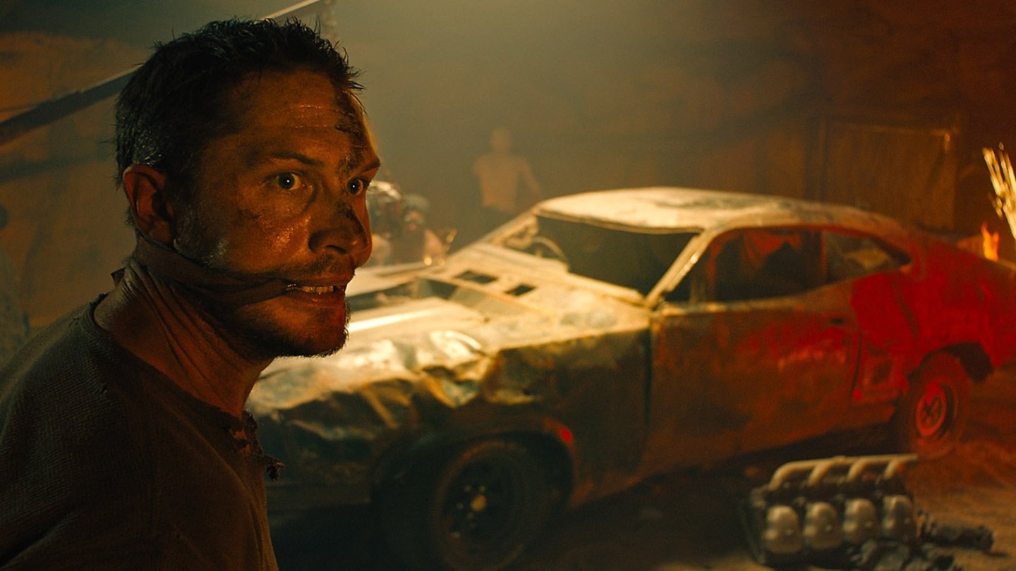 Mad Max: Fury RoadMax (Tom Hardy) hat nicht viel zu sagen, ob mit oder ohne Knebel.