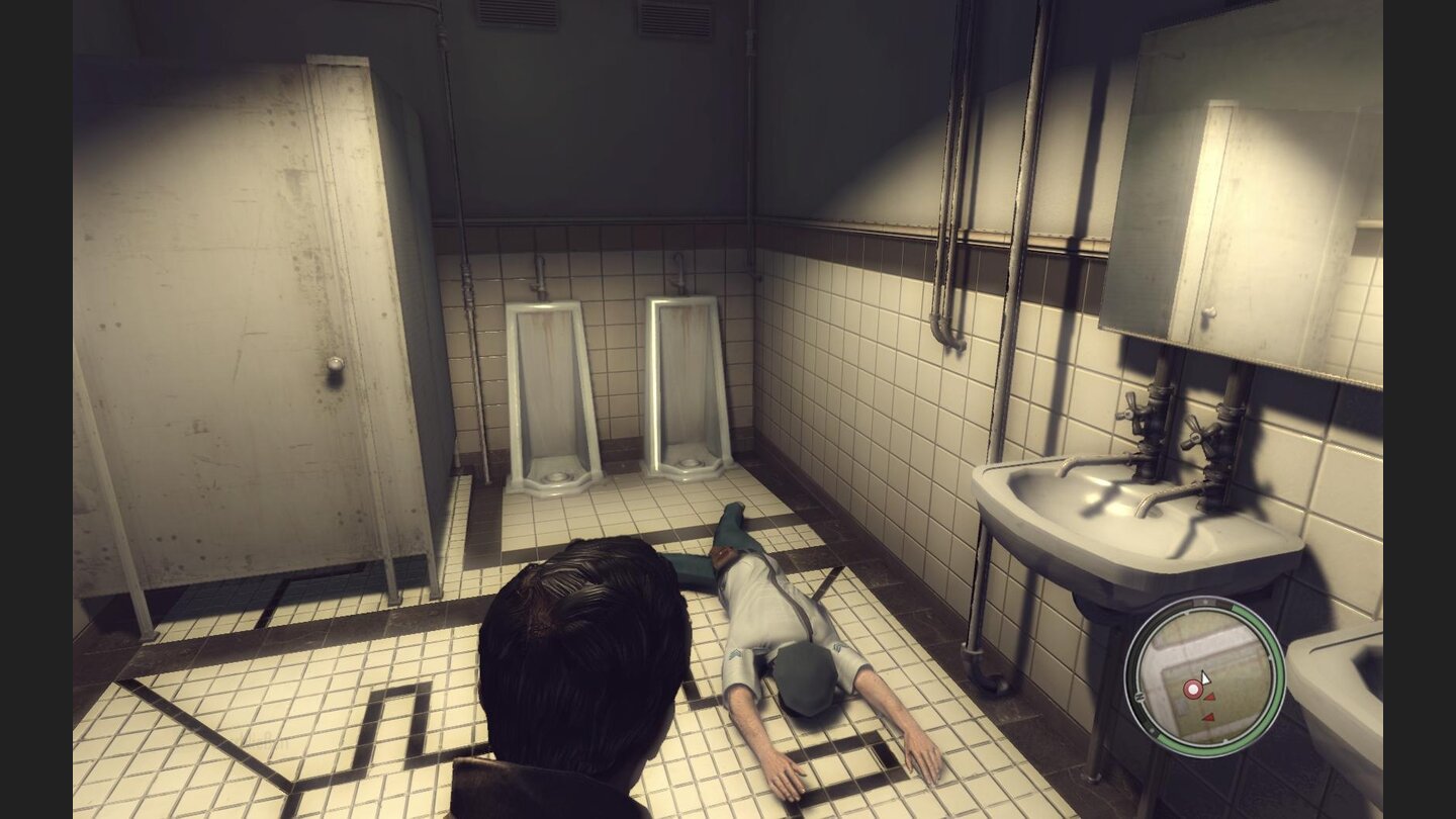 Staatsfeind Die Leiche verstecken Sie am Besten auf dem Herrenklo.