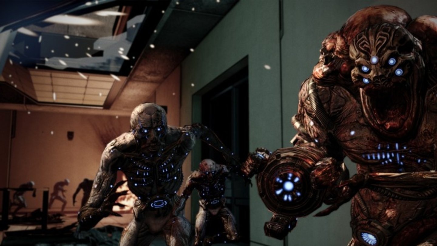 Mass Effect 3Die Cannibal-Husks setzen Waffen gegen Shepard ein.ein.