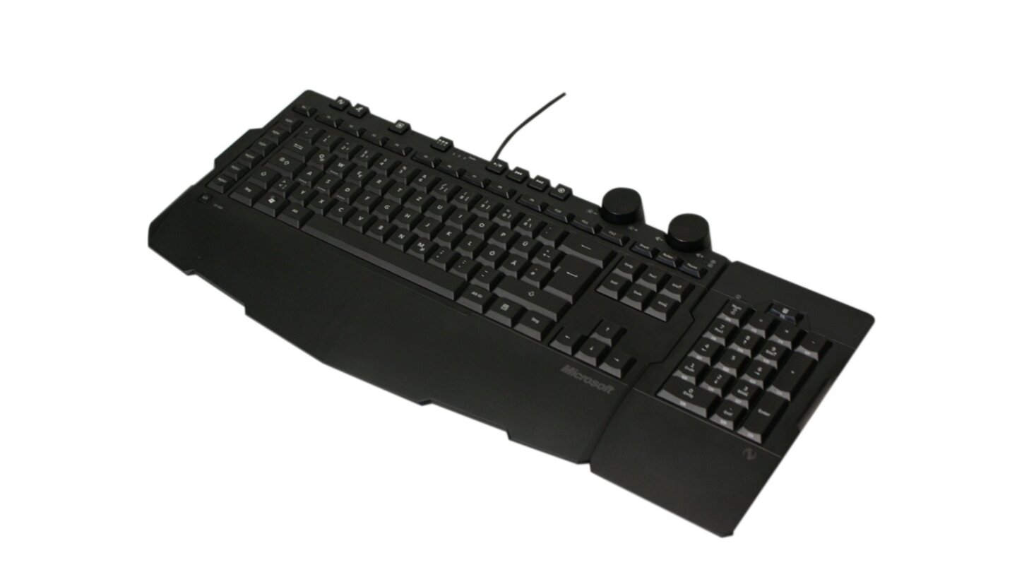 Wo viele Tastaturen nur einzelne Tasten haben, um Lautstärke oder Leuchtintensität zu beeinflussen, besitzt die X6 zwei markante Drehregler.