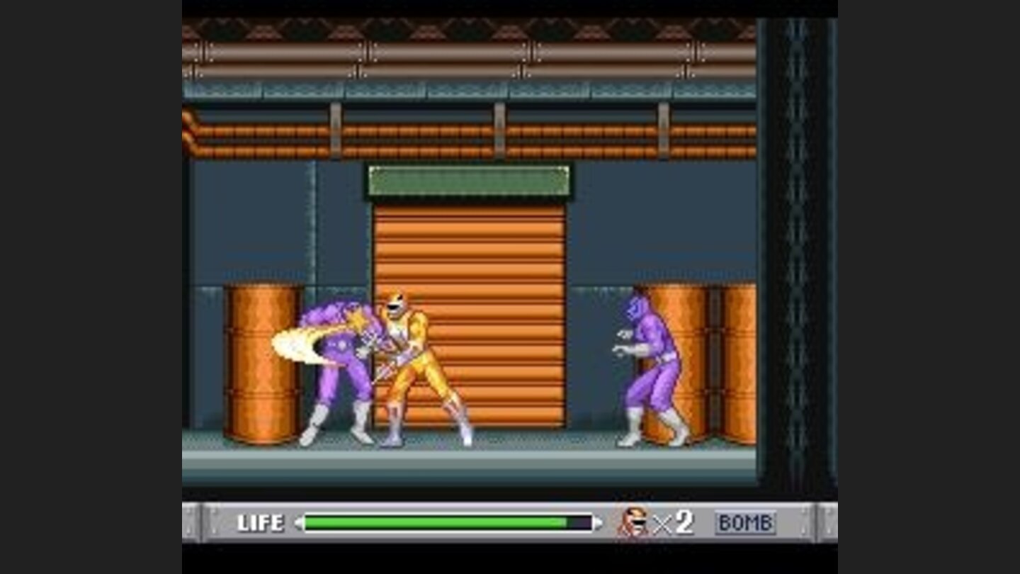Fighting two violet guys with the blade, dressed in a robotic suit