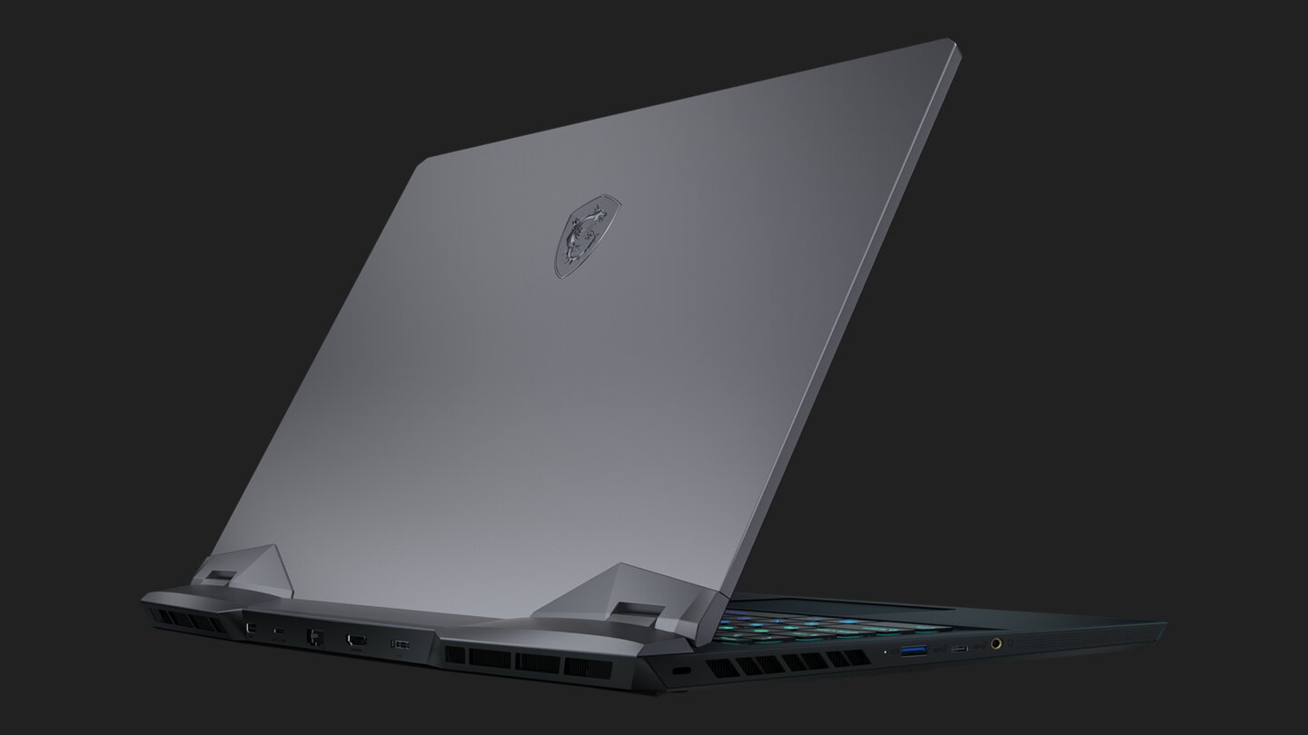 Gut erkennbar sind die großen Luftauslässe der »Cooler Boost 5«-Kühlung. Diese sorgt dafür, dass die Power-Komponenten bis zum Core i9 Achtkern-Prozessor und zur GeForce RTX 2080 SUPER Grafik mit Max-Q Design ihr Leistungspotenzial maximal ausspielen können.