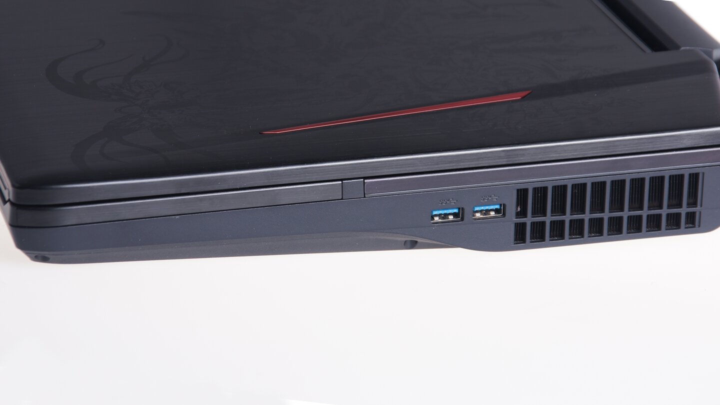 MSI GT80S 6QE - Anschlüsse rechts
