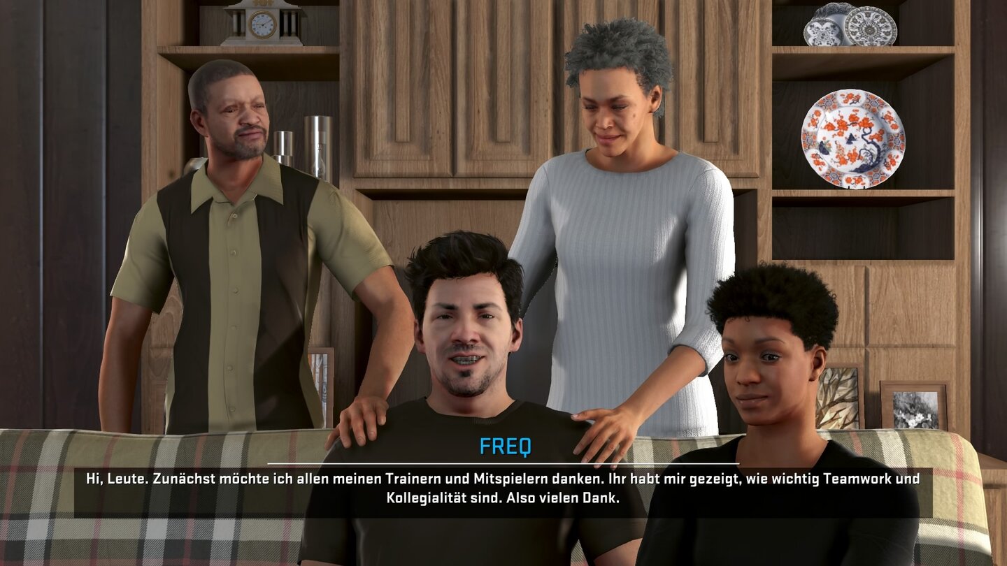 NBA 2K16Freq im Kreise seiner Liebsten. Unlogisch: Obwohl wir einen Spieler mit weißer Hautfarbe erstellt haben, ist er Teil einer afroamerikanischen Familie. Wie er zu einer farbigen Zwillingschwester gekommen ist, würde uns wirklich interessieren.