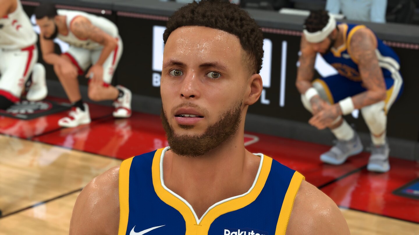 NBA 2K20Schweißtropfen, Barthaare, Afro-Löckchen, selbst die grau-braunen Augen von Steph Curry sind genau erkennbar. Die Spielermodelle sehen wieder fantastisch aus.