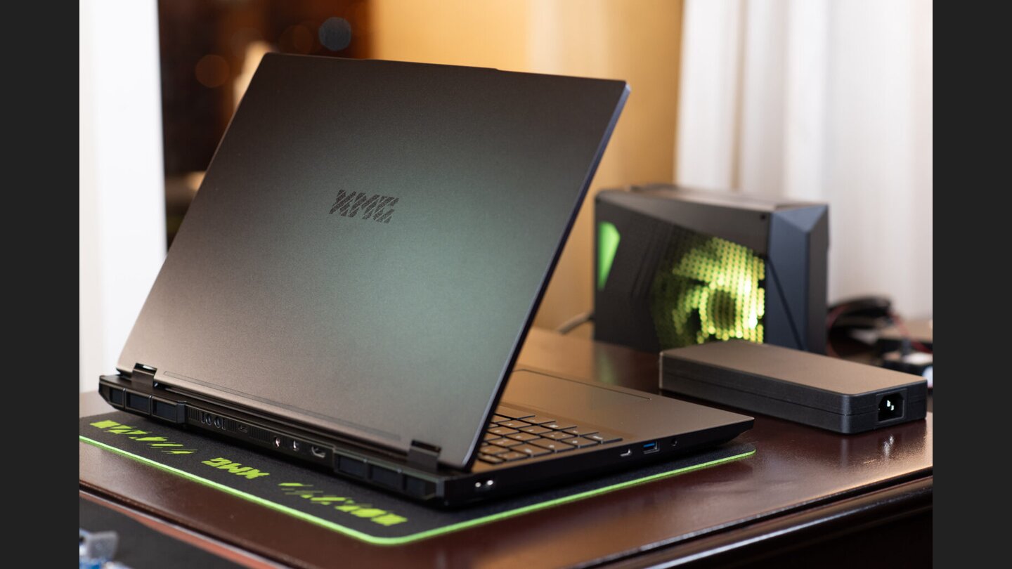 XMG Neo 16 E25 (Quelle: XMG)