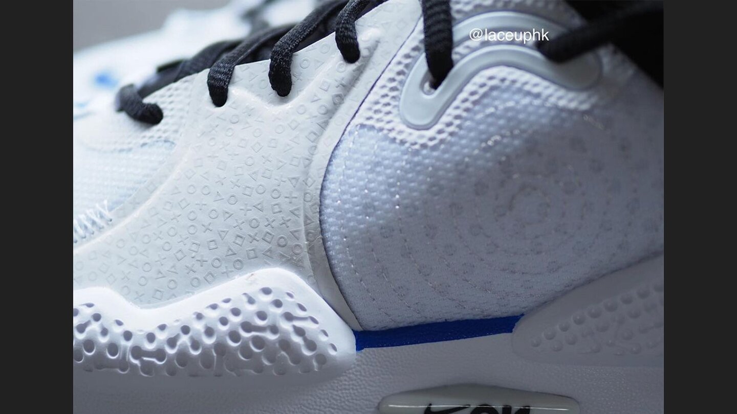 Die Sneaker bestechen durch ihr schlichtes Design.