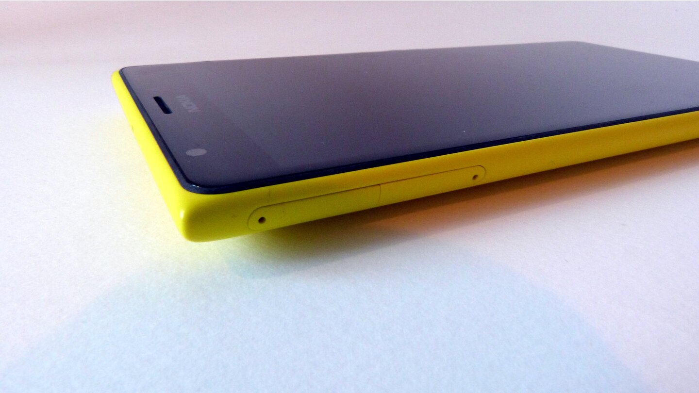 Nokia Lumia 1520 - seitlich