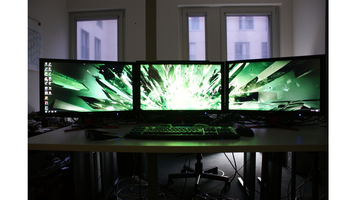 Nvidia 3D Vision Surround Gaming - Hardware Bilder