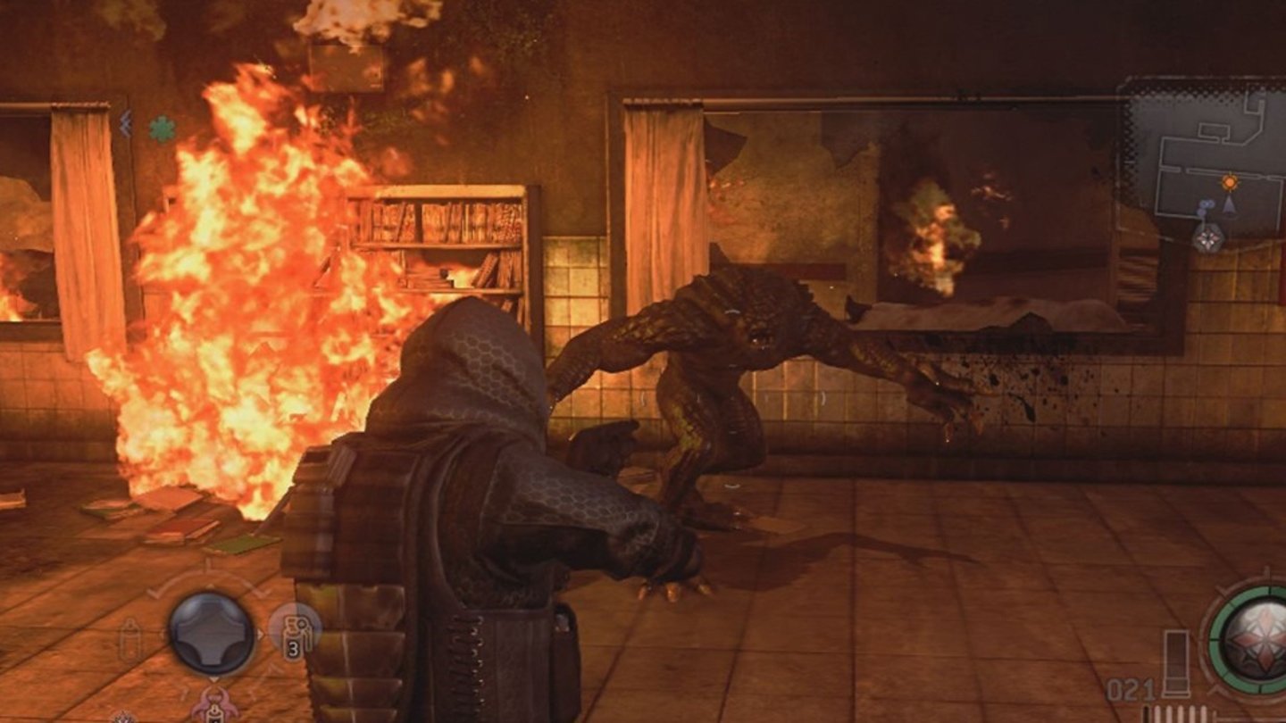 Resident Evil: Operation Racoon City (2012) 2012 kommt Resident Evil: Operation Racoon City für die Playstation 3, Xbox 360 und den PC auf den Markt. Der Spieler erlebt die Ereignisse des zweiten und dritten Serienteils aus der Sicht eines Umbrella-Soldaten, der mit seinem Team die Lage in Racoon City wieder unter Kontrolle bringen und Beweise vernichten soll – die Handlung und vor allem das mögliche Ende gehören nicht zum festen Kanon der Resident Evil-Reihe. Wenn es ein Zombie schafft, eins der Teammitglieder zu beißen, hat dieser nur noch eine begrenzte Zeitspanne bevor er sich ebenfalls verwandelt und das Team angreift. Der Multiplayer-Modus bietet neben Koop-Einsätzen für bis zu vier Spieler auch die Heroes-Variante, in der wir in die Rolle der bekannten Seriencharaktere schlüpfen können – auf der Xbox 360 kann außerdem ein Spieler die Kontrolle über den Supermutanten Nemesis übernehmen.