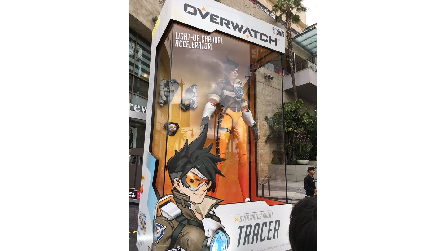 Overwatch - Werbe-Statuen