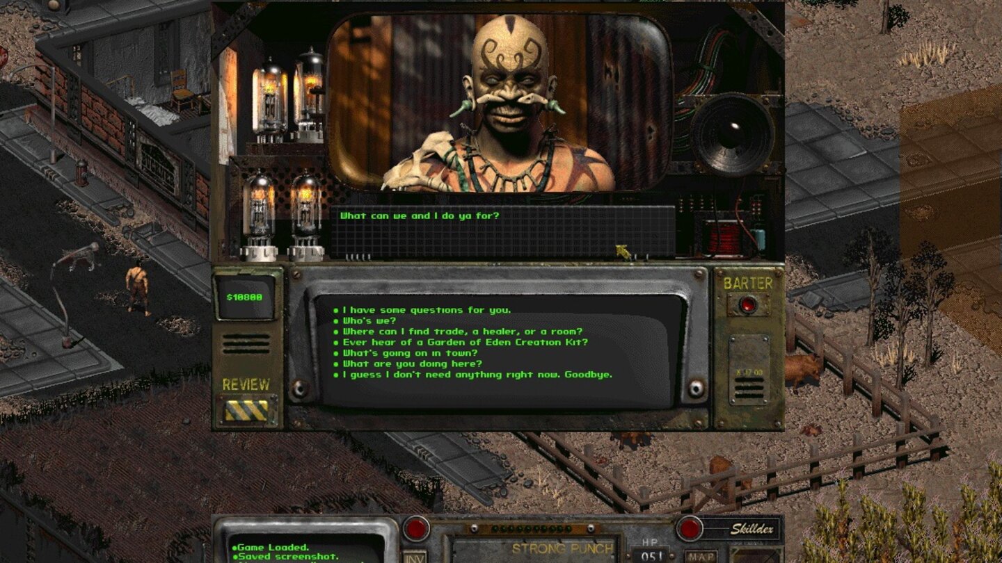 Fallout 2 (1998)
Ein Jahr nach dem ersten Serienteil erscheint 1998 Fallout 2. Als Nachfahre des Helden aus Fallout suchen wir nach einem Heilmittel für unser sterbendes Dorf und legen uns dabei mit der selbst ernannten Regierung der USA an. Das erfolgreiche Spielprinzip des Vorgängers verändert sich nicht wesentlich, dafür wird das Spiel bei Release von zahlreichen Bugs geplagt.