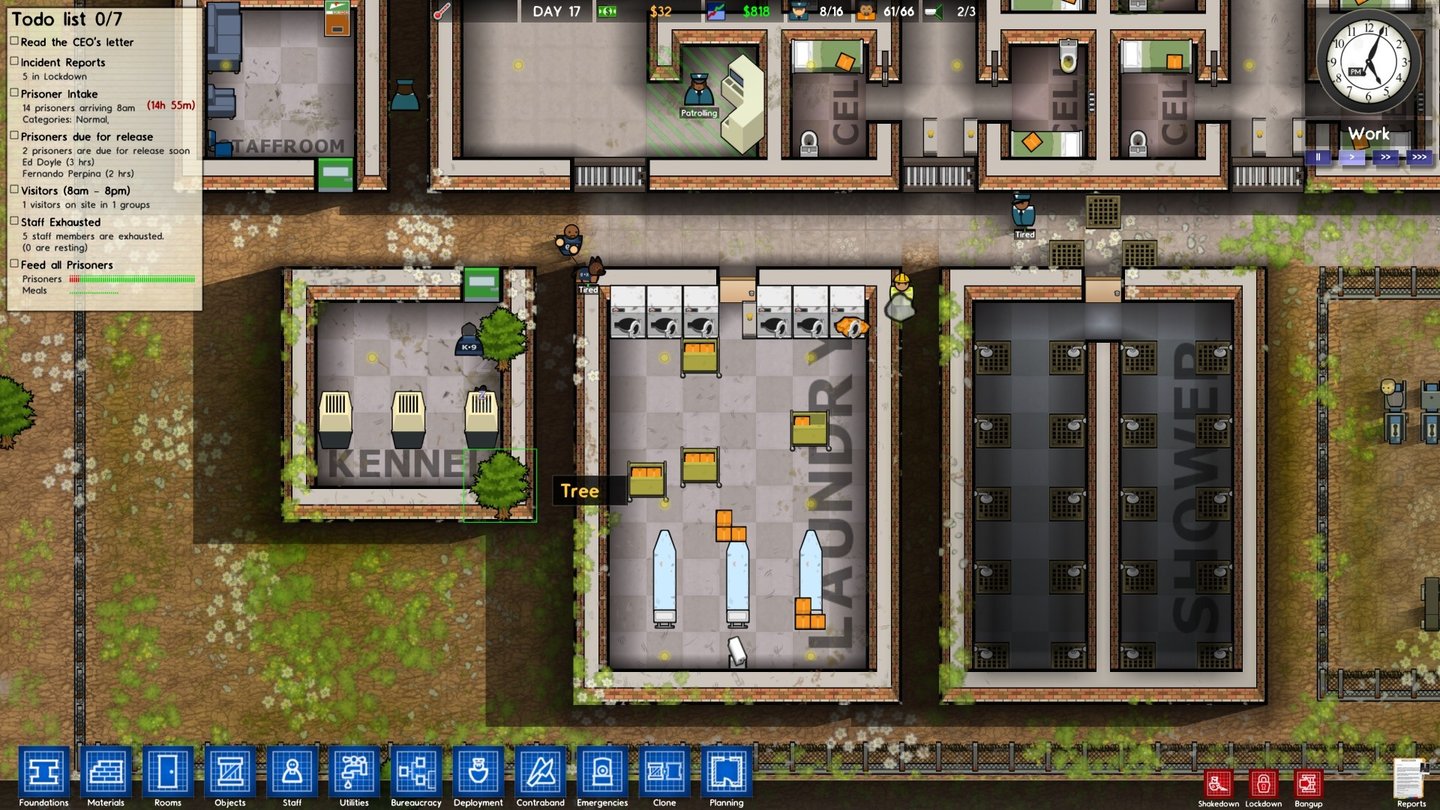 Prison Architect
Bäume und Rasen im Gebäude zeigen: Das Spiel ist in der Alpha-Version noch lange nicht fertig, solche Fehler sind aber bereits selten.