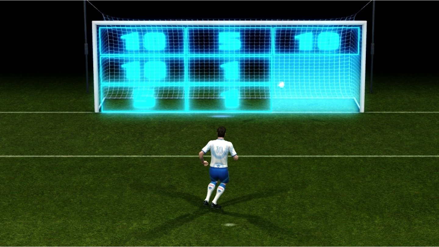 Pro Evolution Soccer 2012Trainingsspielchen wie dieses Zielscheibenschießen lockern den Übungsbetrieb auf und helfen Einsteigern, ihr Ballgefühl zu verbessern.