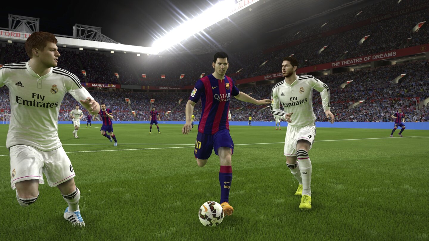 Pro Evolution Soccer 2015Bei PES 2015 gibt's leider Abstriche im Vergleich zur Konsolenversion. Trotzdem begeistert uns der jüngste Ableger der Fußballsimulation mit deutlichen spielmechanischen Fortschritten, einem neuen Modus und einer verbesserten Spielerfahrung. PES 2015 fühlt sich direkter, genauer, präziser an - es ist ein gutes Fußballjahr. Mit 87 Punkten verliert PES 2015 den Kampf gegen FIFA 15 knapp.