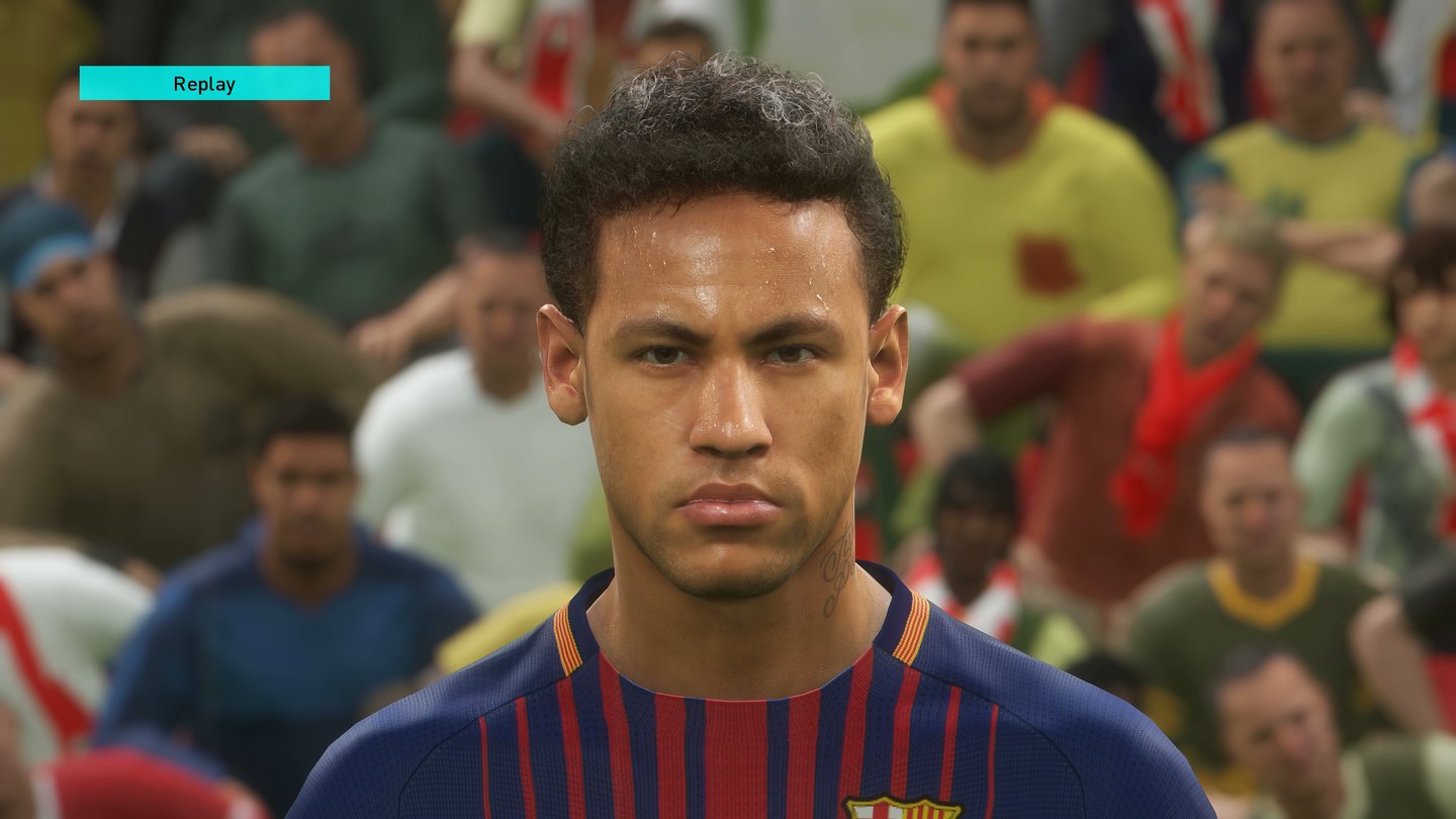 Pro Evolution Soccer 2018Ja, das ist Neymar im Barca-Trikot. Wer die Live-Aktualisierungen abschaltet oder gerade kein Internet hat, muss ohne die Transfers der Sommerpause spielen.