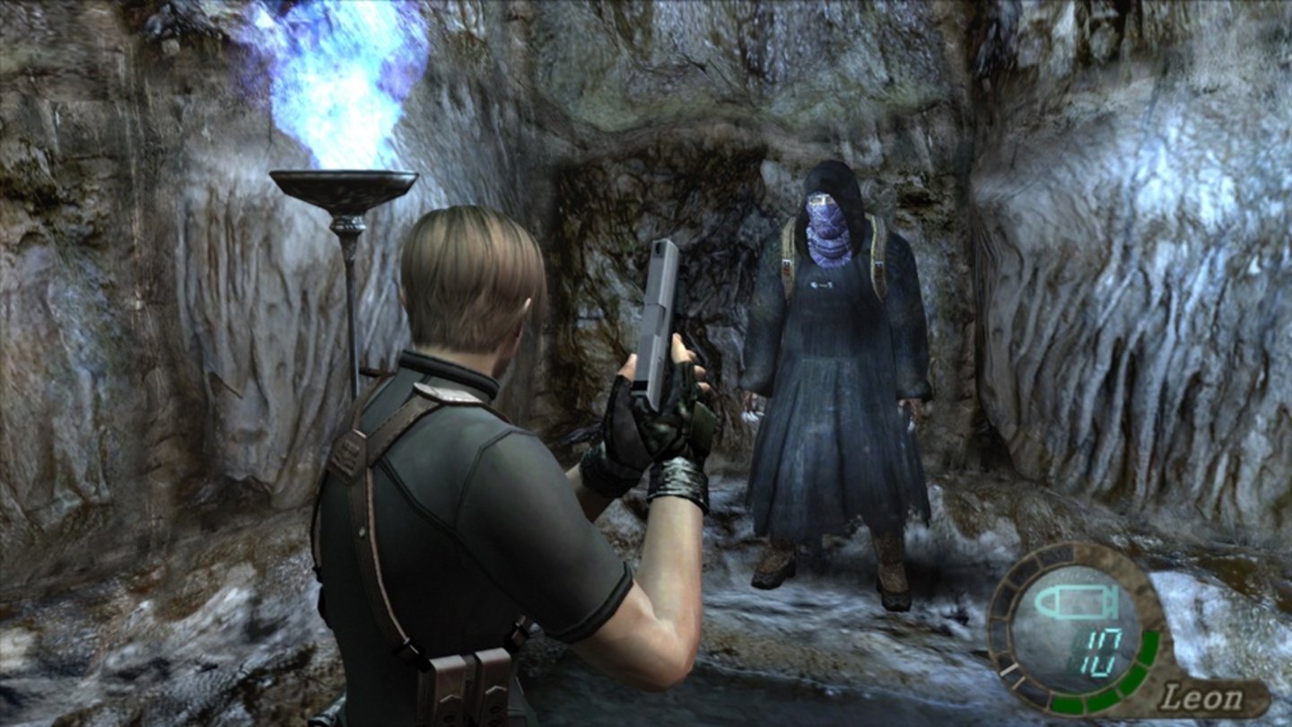 Resident Evil 4 (2005) 2005 veröffentlicht Capcom den sechsten Teil der Hauptserie, Resident Evil 4. Das Spiel erscheint zuerst für den GameCube und später für die Playstation 2, den PC, und die Wii. Leon Kennedy muss die Tochter des amerikanischen Präsidenten aus einem spanischen Dorf retten, das von dem verrückten Kult Los Illuminados beherrscht wird. Wir steuern Leon aus der Third-Person-Ansicht, die in den Schusswechseln heranzoomt. Durch gezielte Schüsse auf bestimmte Körperteile bringen wir Gegner zu Fall oder schießen ihnen die Waffe aus der Hand. In Quicktime-Events springt Leon aus Fenstern, tritt Leitern um oder ringt mit Gegnern. Die Version für die Playstation 2, den PC und die Wii bietet einige zusätzliche Minispiele, die die Hintergrundgeschichte weiter vertiefen.