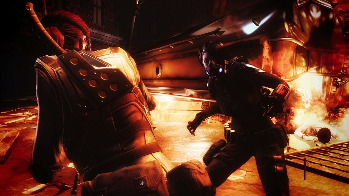 Resident Evil: Operation Raccoon CityFour-Eyes (r.) kennt sich bestens mit dem T-Virus aus und kann so Biowaffen kontrollieren.