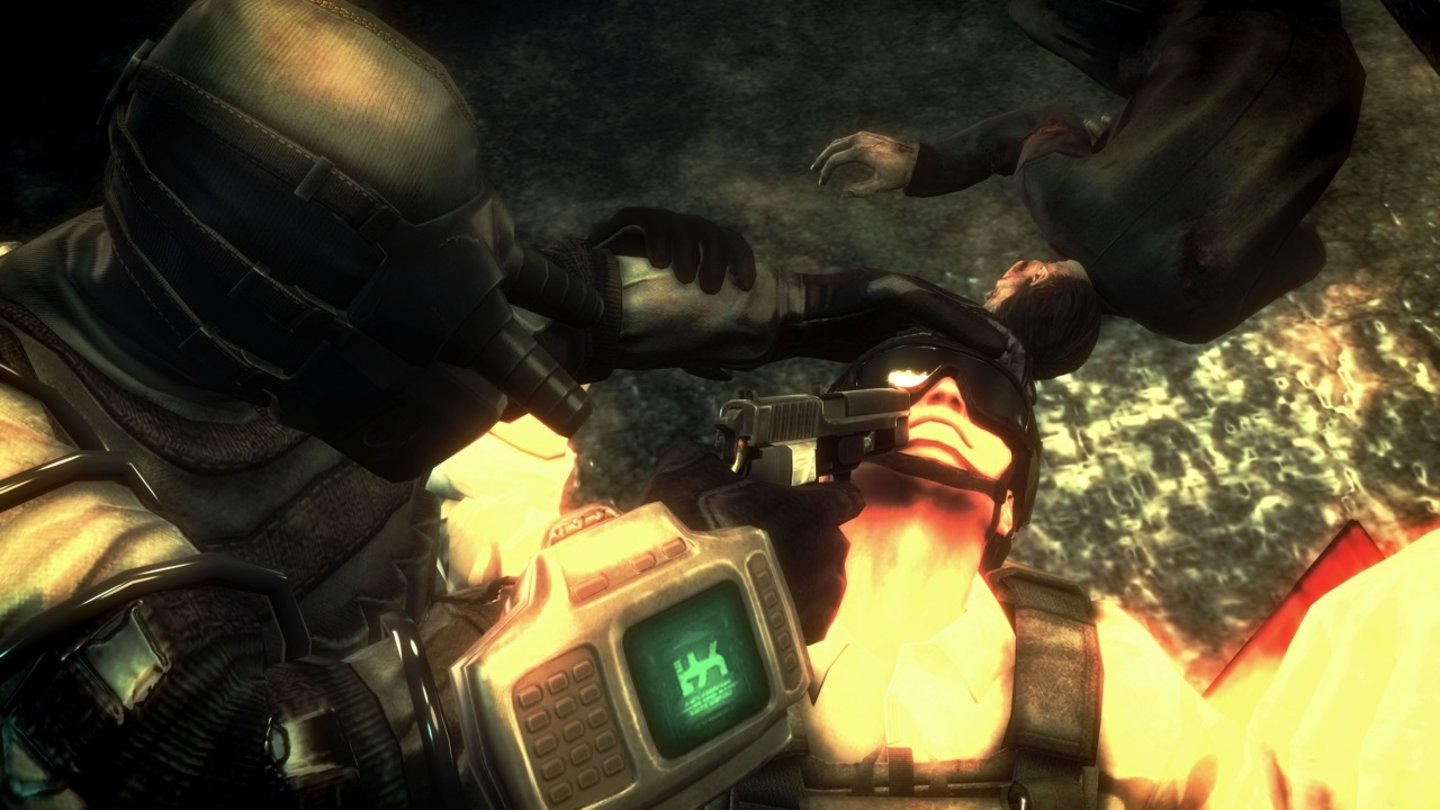 Resident Evil: Operation Raccoon CityUngewöhnlich: Ansonsten meidet der Scharfschütze Spectre eher den Nahkampf.