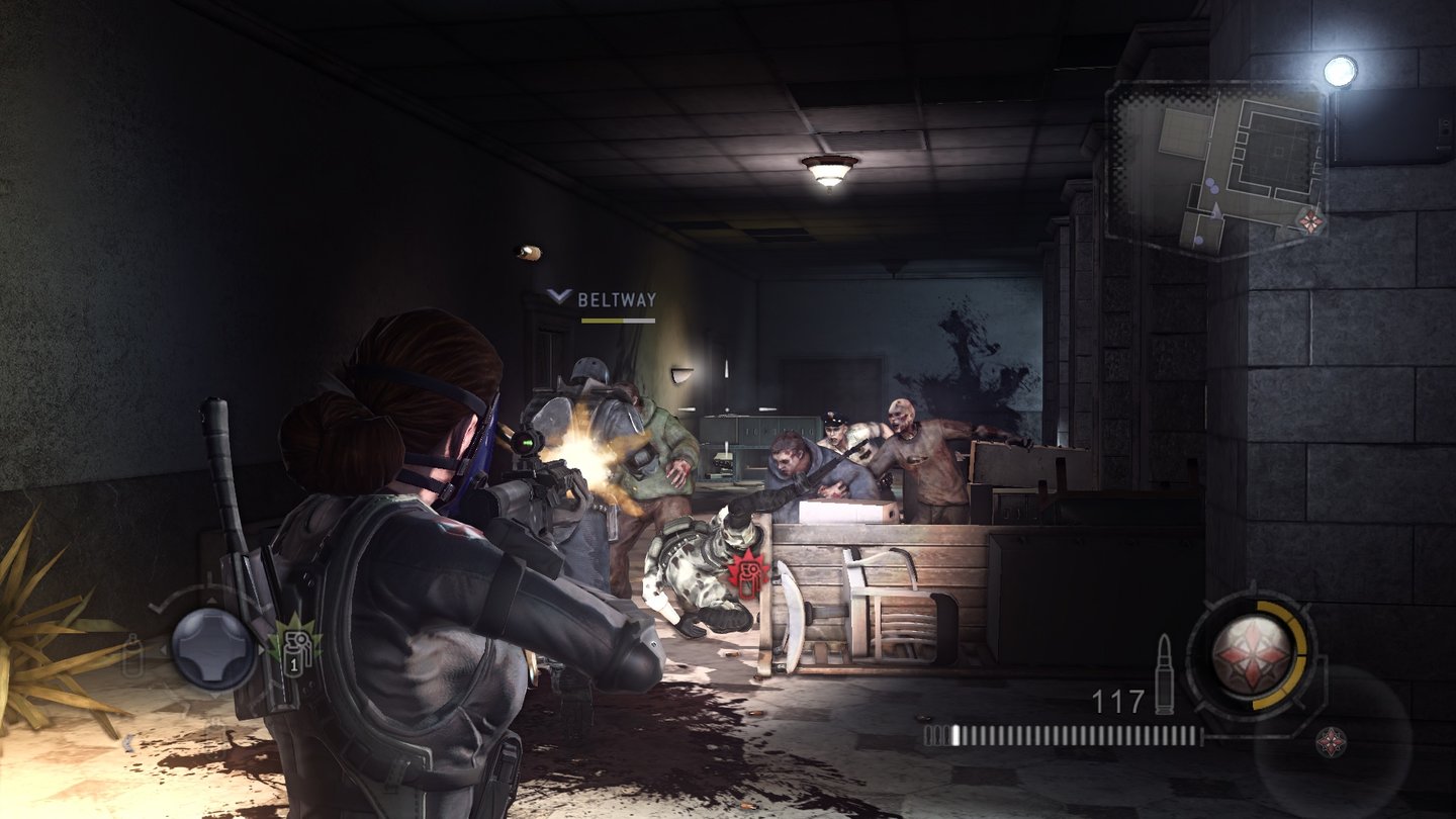 Resident Evil: Operation Raccoon CityPraktisch: Wenn wir feindliche Soldaten verletzen, fallen nahestehende Zombies über sie her.