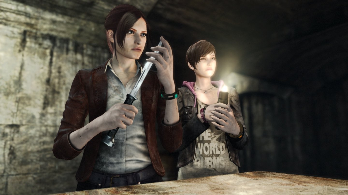 Resident Evil: Revelations 2Claire ist die Kämpferin des Duos, während Moira lieber zur Taschenlampe als zur Pistole greift.
