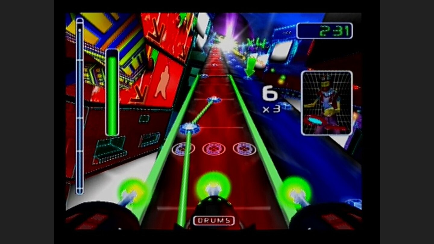 Retro Hall of Fame: AmplitudeDie drei kleinen Symbole auf der Tonspur zeigen, wann wir drücken müssen. Die Ohren sind aber genauso wichtig wie die Augen – Rhythmusgefühl hilft!