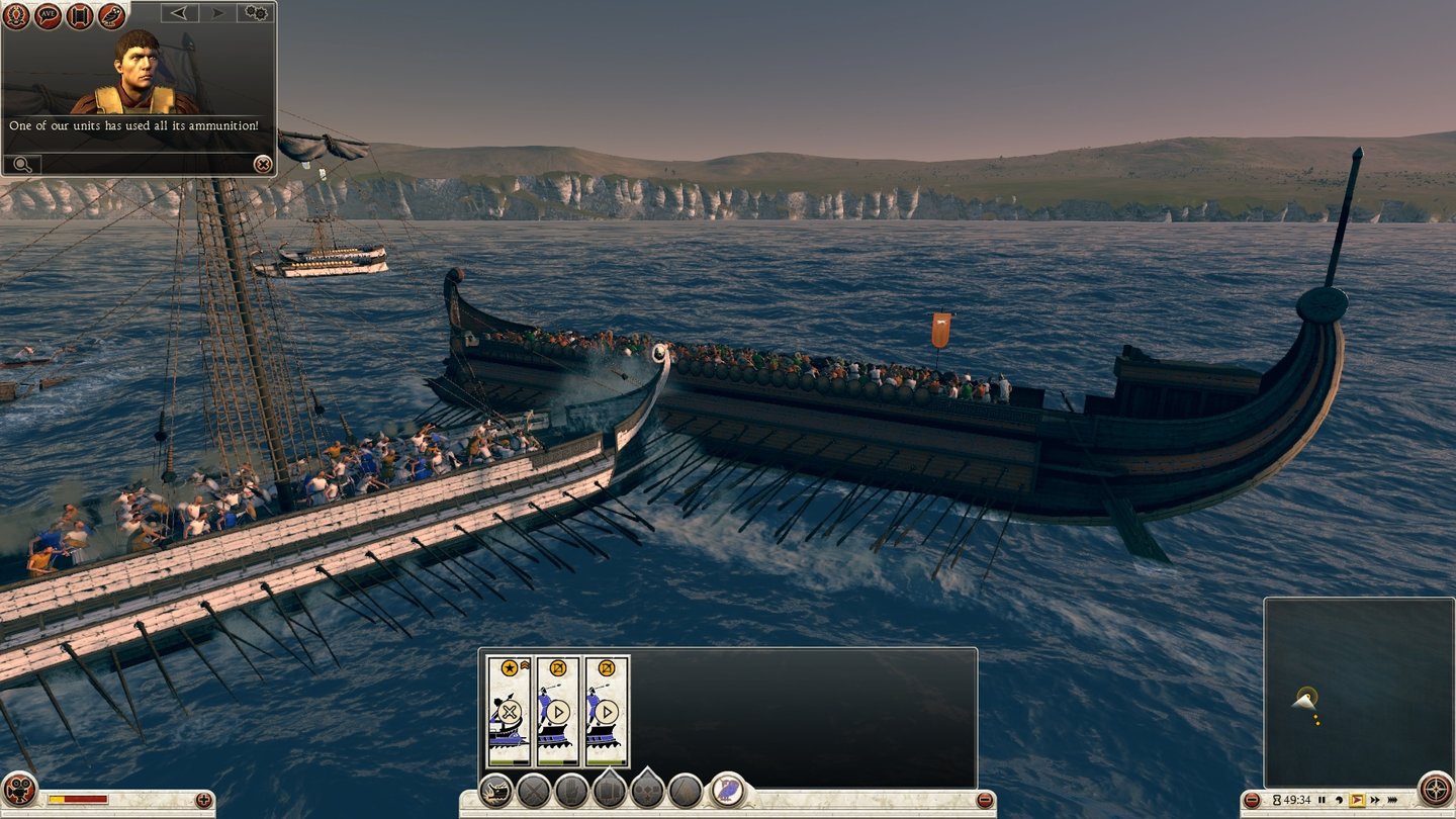 Total War: Rome 2Wenn sich Truppen für eine Seereise einschiffen, erhalten sie automatisch Transportschiffe. Man erkennt sie in der Schlacht daran, dass sie keine Masten haben. Da sie bis an die Reling mit Kämpfern vollgestopft sind, können sie gegnerischen Schiffen dennoch gefährlich werden.