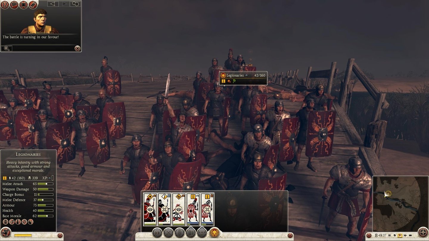 Total War: Rome 2Jubelnd reckt ein Legionär das Schwert, doch der Kampf ist noch nicht vorbei.