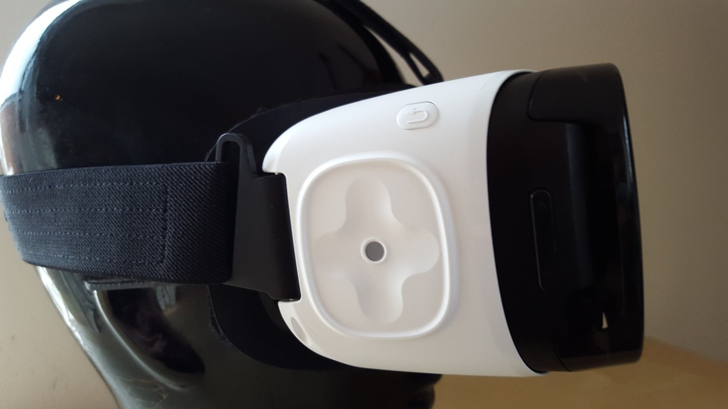 Samsung Gear VR: Touchpad zur Steuerung