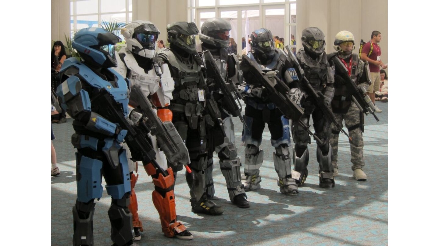 San Diego Comic-Con 2011Auch das Noble-Team aus Halo: Reach kam auf einen Orbitalsprung vorbei.
