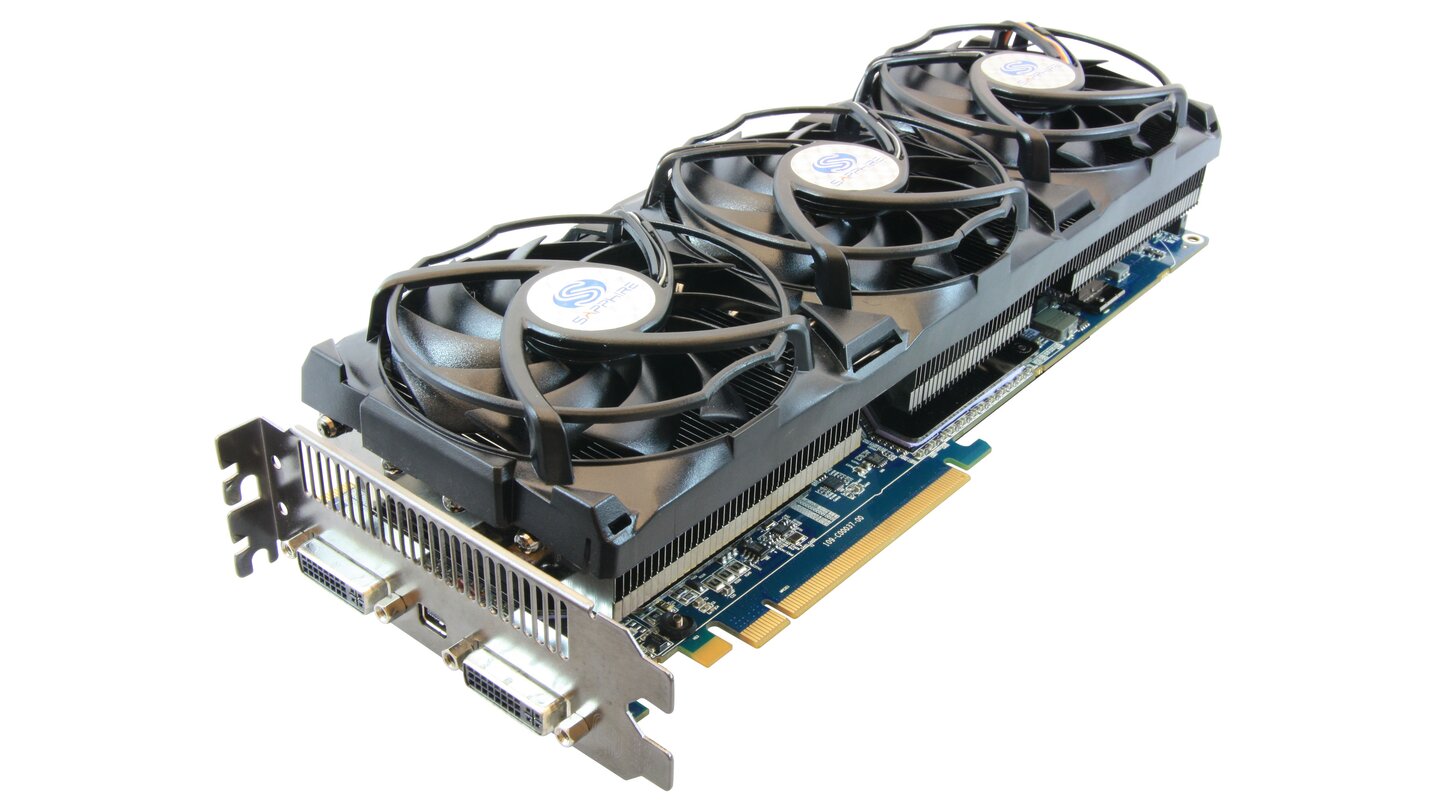 Sapphire Radeon HD 5970 4,0 GByte (2010): In direkte Konkurrenz zur Ares stellt Sapphire eine HD 5970 mit 4,0 GByte Grafikspeicher. Diese taktet zwar nicht so schnell, könnte durch den günstigeren Preis aber den bitter nötigen Preiskampf im absoluten Enthusiasten-Segment auslösen.