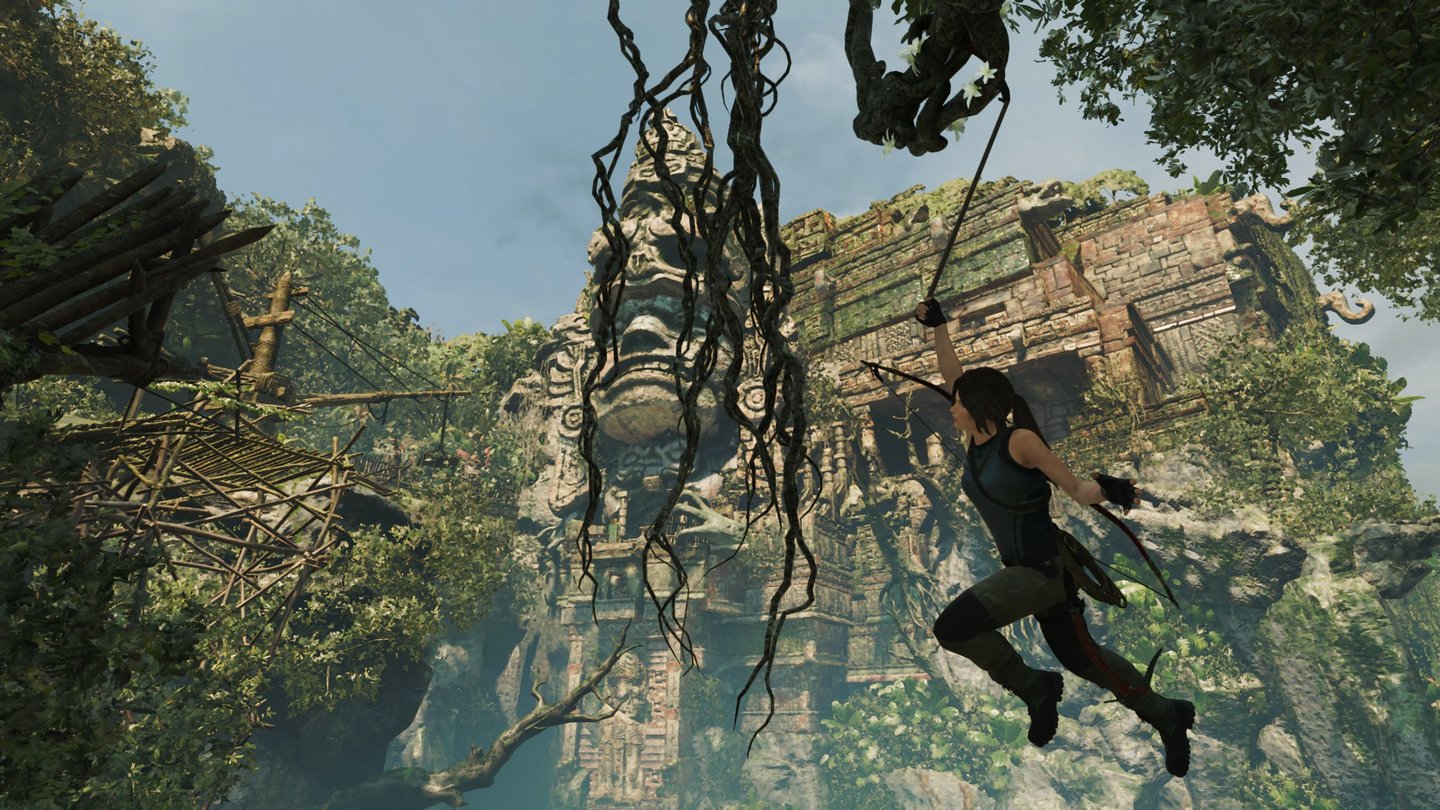 Shadow of the Tomb RaiderLara kann sich dieses Mal an Felsen abseilen und über Abgründe schwingen.