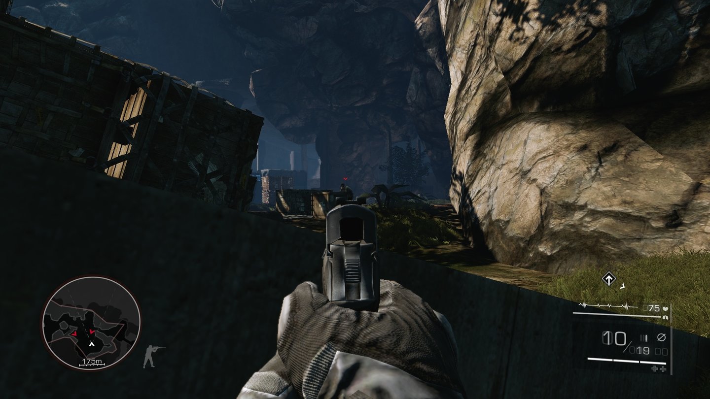 Sniper: Ghost Warrior 2Für kurze Distanzen können wir auf unsere schallgedämpfte Pistole zurückgreifen.