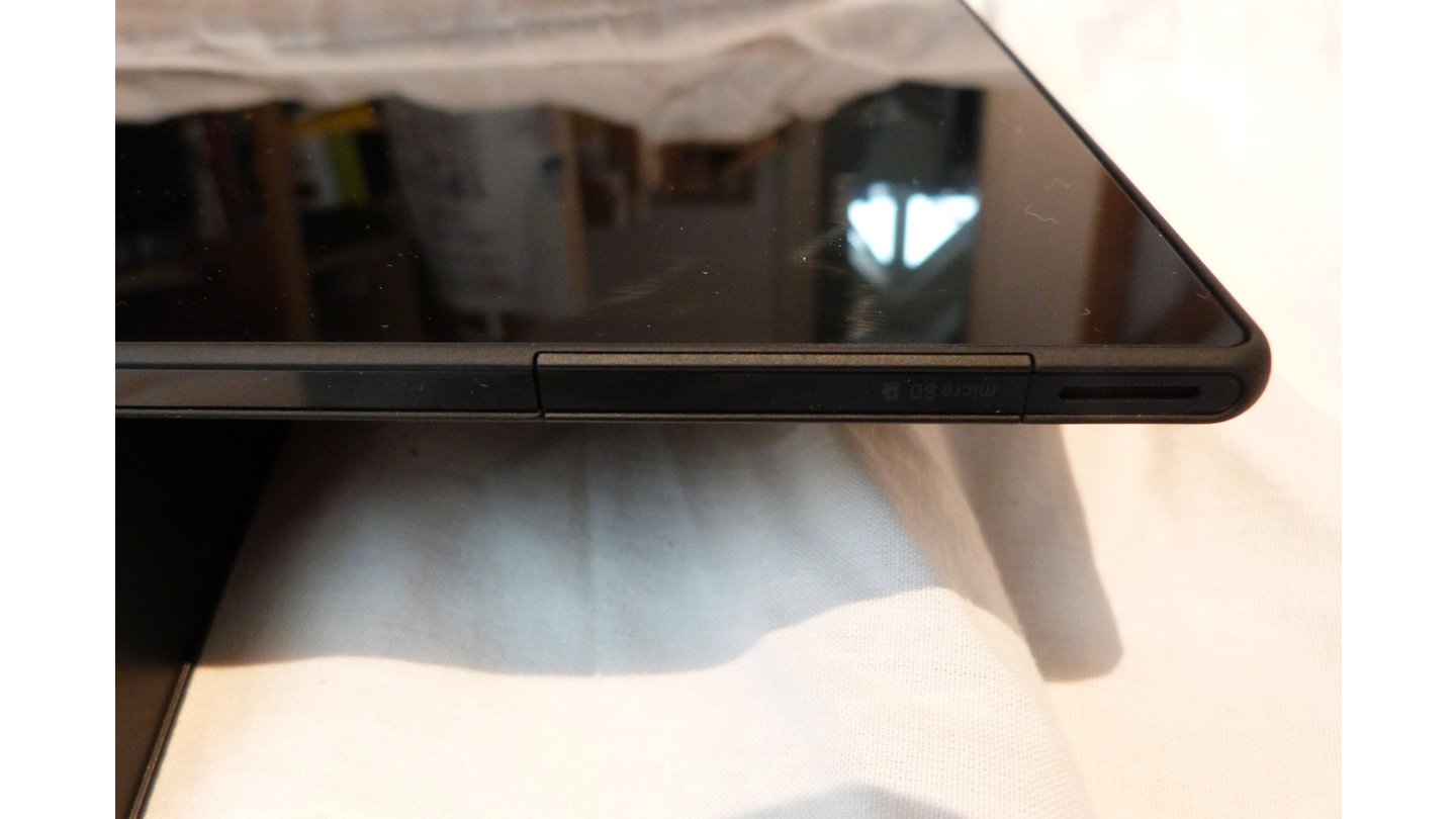 Sony Xperia Tablet Z - SD-Klappe geschlossen